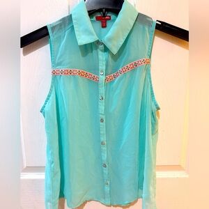 Vintage brand BONGO Sheer Green Button Down Blouse with Dress Shirt embroidery